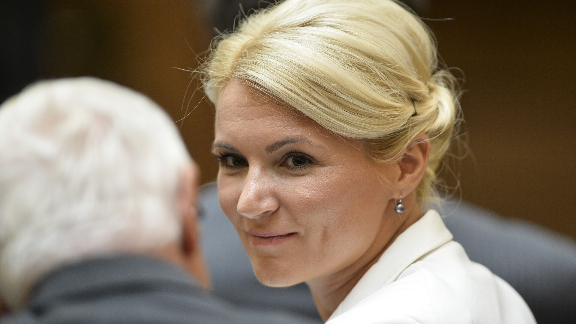 Andreea Paul, PDL: Ponta pleaca in vacanta, lasand privatizarea CFR Marfa in ceata