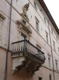 Salvat de sotie in ultima clipa. Operatiunea de salvare a adunat toti vecinii in fata blocului