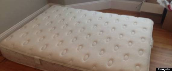 Cum s-a razbunat o femeie dupa ce si-a prins iubitul in pat cu amanta: "Am scos-o la vanzare"