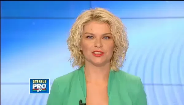 Seara lunga pe litoral pentru Traian Basescu. Presedintele a dansat alaturi de sotie la restaurant