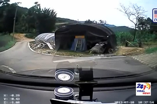 Nimeni nu intelege cum a fost posibil. Ce a facut o soferita imediat dupa ce a pornit masina