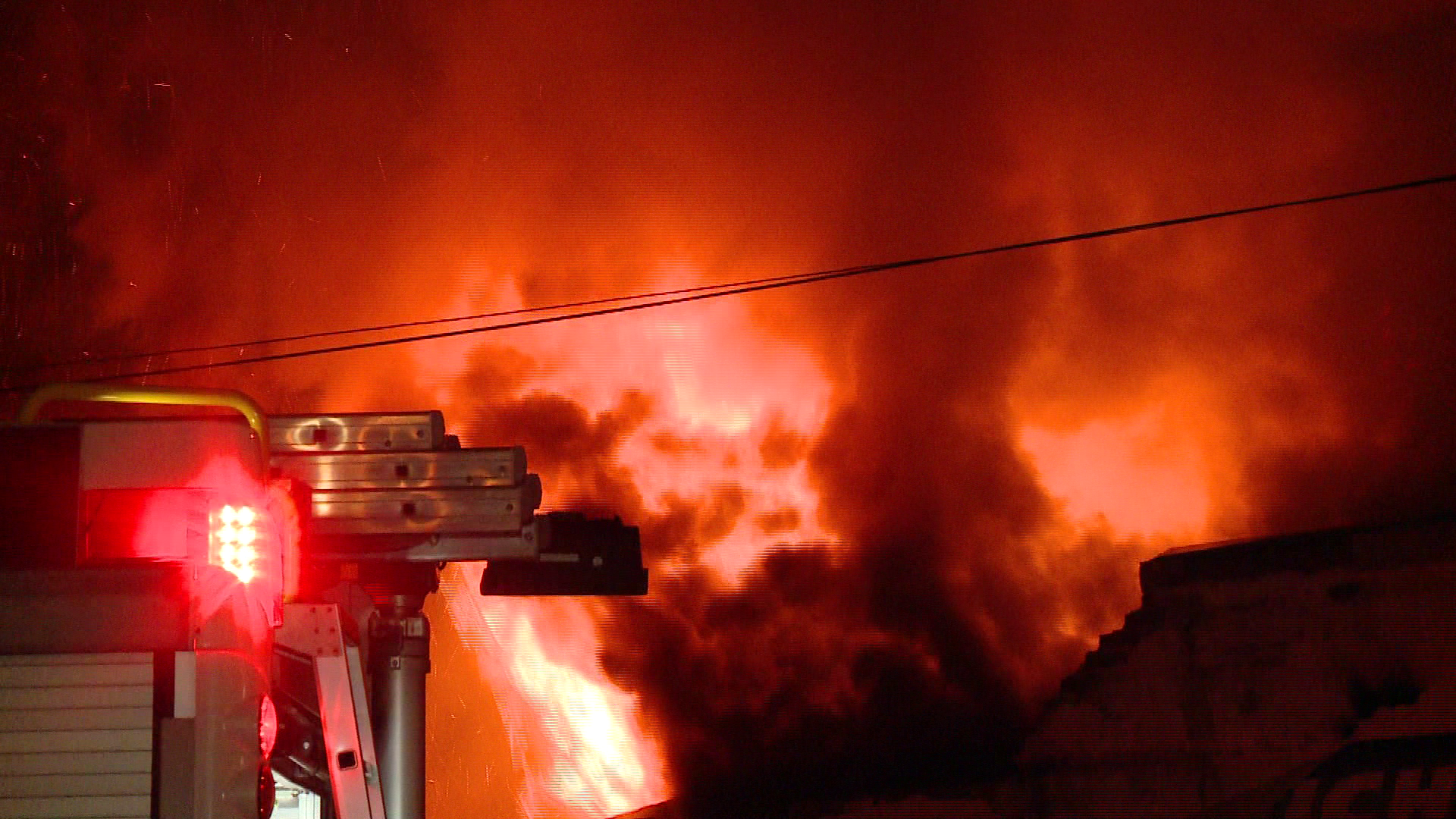 Poveste demna de Hollywood. A vrut sa-si ucida sotul intr-un incendiu, insa el a salvat-o de moarte