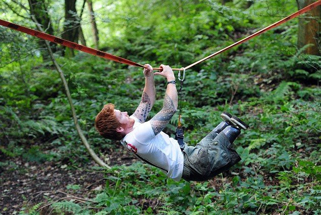 "Este un exemplu pentru intreaga lume." Soldatul ramas fara picioare care sfideaza regulile