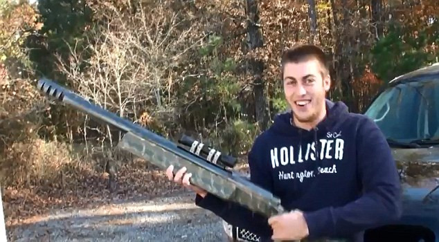 Un cartus pentru pusca asta costa 50 de euro: Americanii au inventat cea mai puternica arma din lume: VIDEO