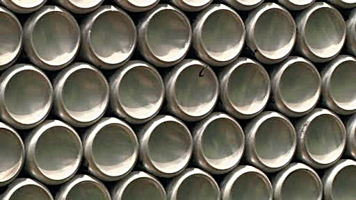 Ingineria bauturii. Cum arata locuinta construita din 50.000 de cutii de bere si sticle