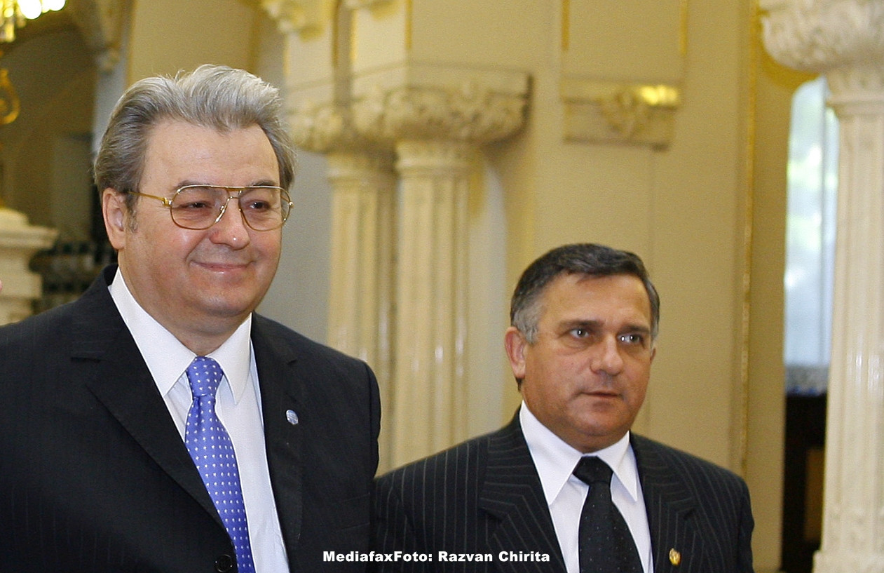 Vadim Tudor continua lupta cu Gheorghe Funar pentru PRM. "Tribunul" spera sa castige in instanta