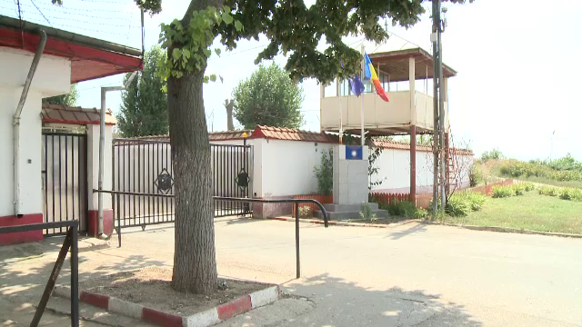 Gigi Becali a chemat gardienii dupa ce a gasit doua bancnote de 500 de euro in buzunar