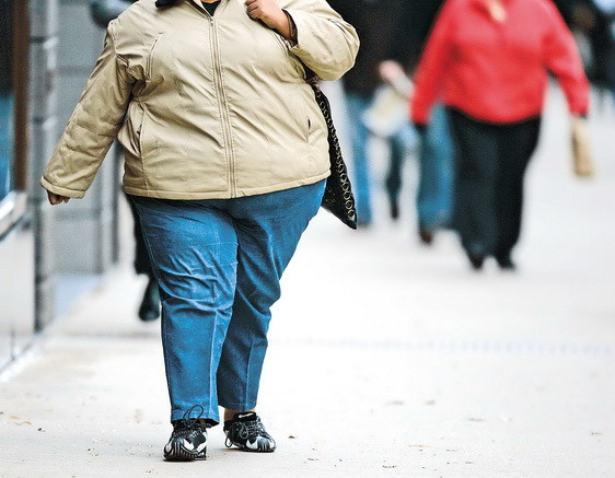 Studiu: Obezitatea la fete provoaca o pubertate precoce