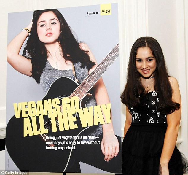 Noua campanie PETA, criticata pentru mesajul sexual al unei vedete de 16 ani