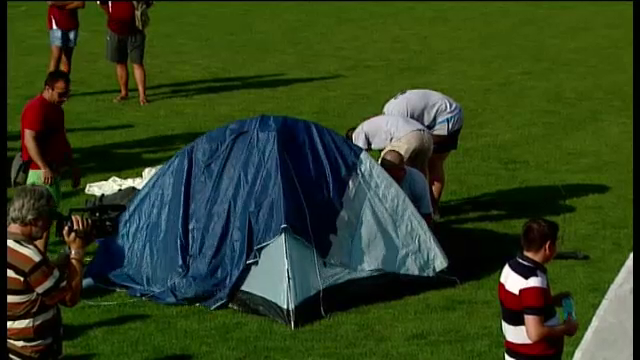 Protest radical al suporterilor din Giulesti. Fanii Rapidului au intrat in greva foamei