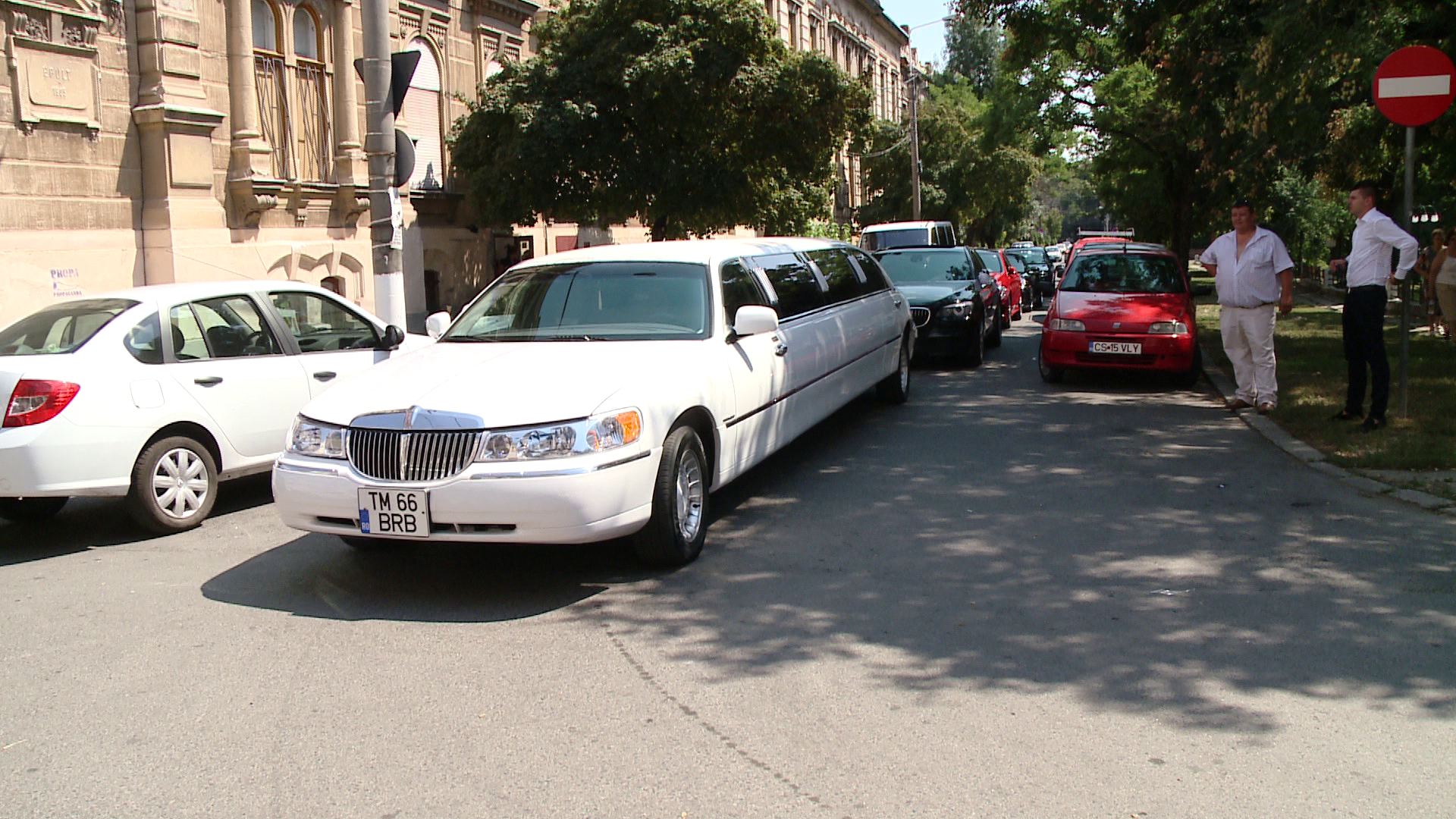 Bolizi de lux au blocat strazile din centrul Timisoarei. Nepoata lui Visinel Stancu s-a casatorit