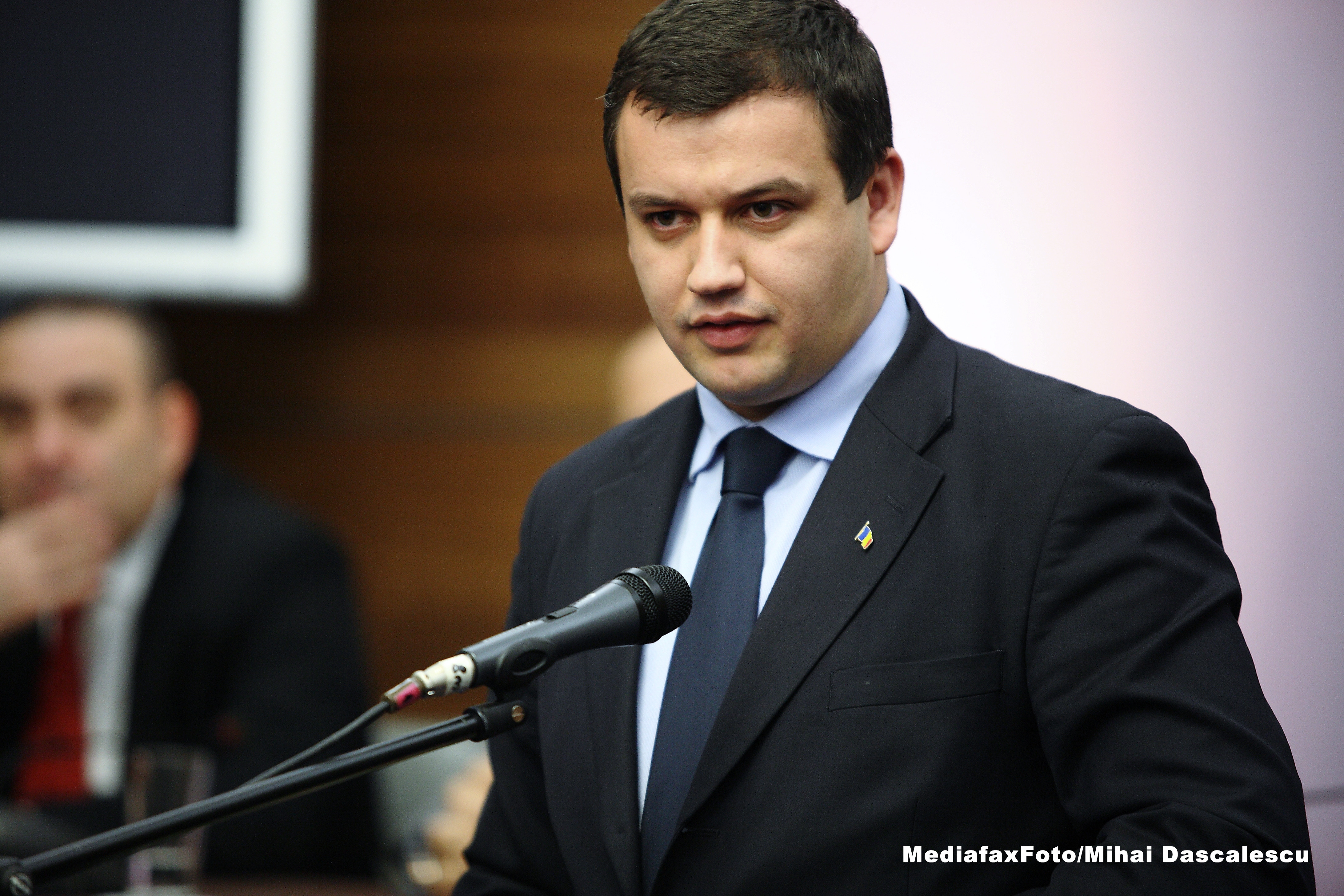 Miscarea Populara il ameninta pe Ponta cu plangere penala daca nu publica HG 526 privind CFR Marfa