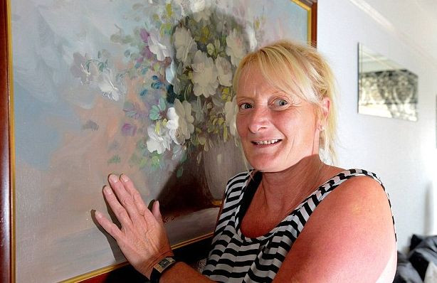 "Simteam ca suntem urmariti in propria casa". Ce au descoperit in tabloul pe care il adorau