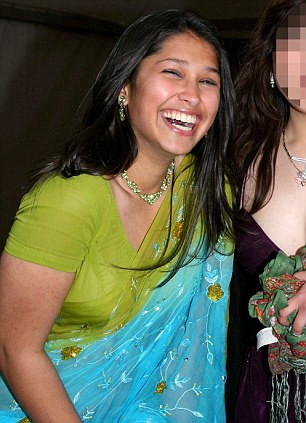 Ce si-a scris pe incheietura mainii inainte de-a se sinucide. Gestul socant al tinerei din imagine