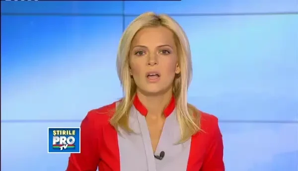 Sute de persoane alaturi de familia pastorului