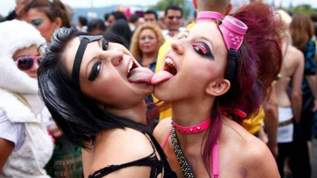 Street Parade in Elvetia: 1 milion de oameni, in strada la cea mai tare petrecere a acestui weekend