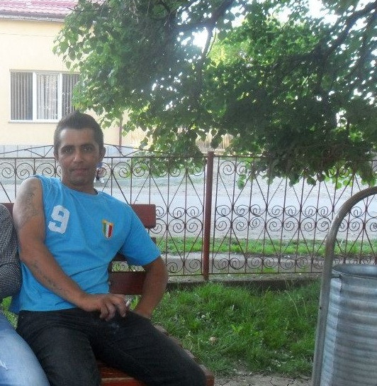 Un barbat din Bistrita si-a ucis sotia si pe barbatul cu care a prins-o in pat. "O ameninta de mult"