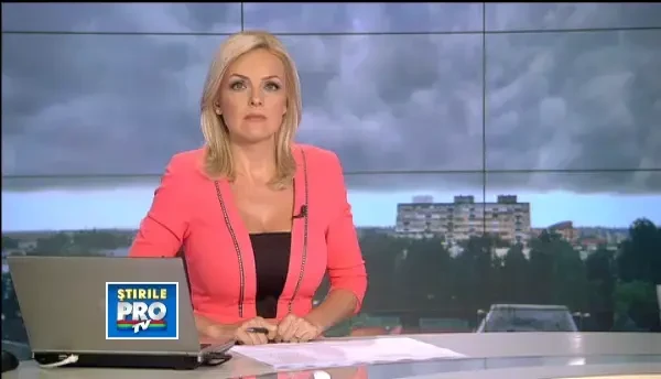 Furtuni violente dupa zilele caniculare. Grindina si trasnetele au facut pagube de mii de euro