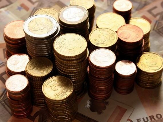 Cursul a coborat in jurul nivelului de 4,44 lei/euro la finalul zilei