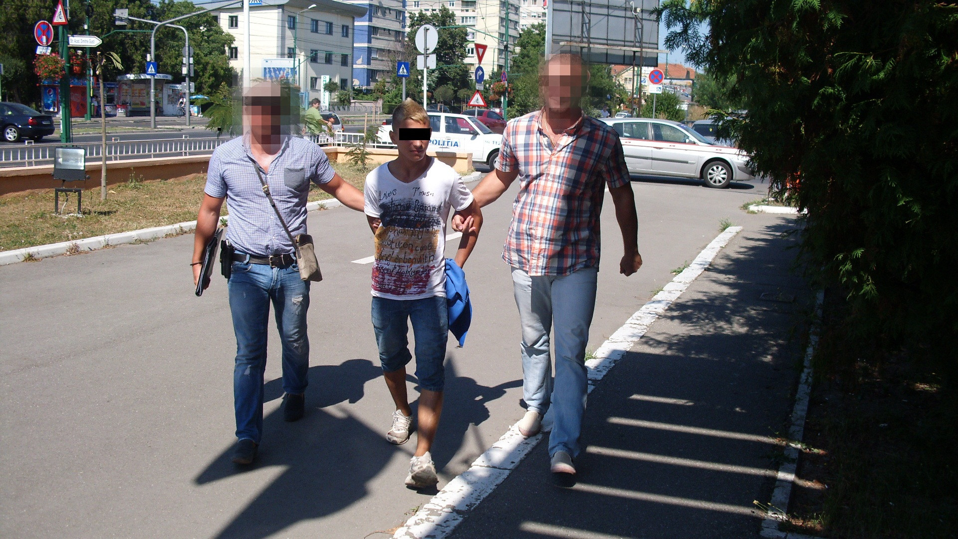 Tanar retinut dupa ce a furat o poseta cu aproape 1.000 de euro dintr-un salon de coafura