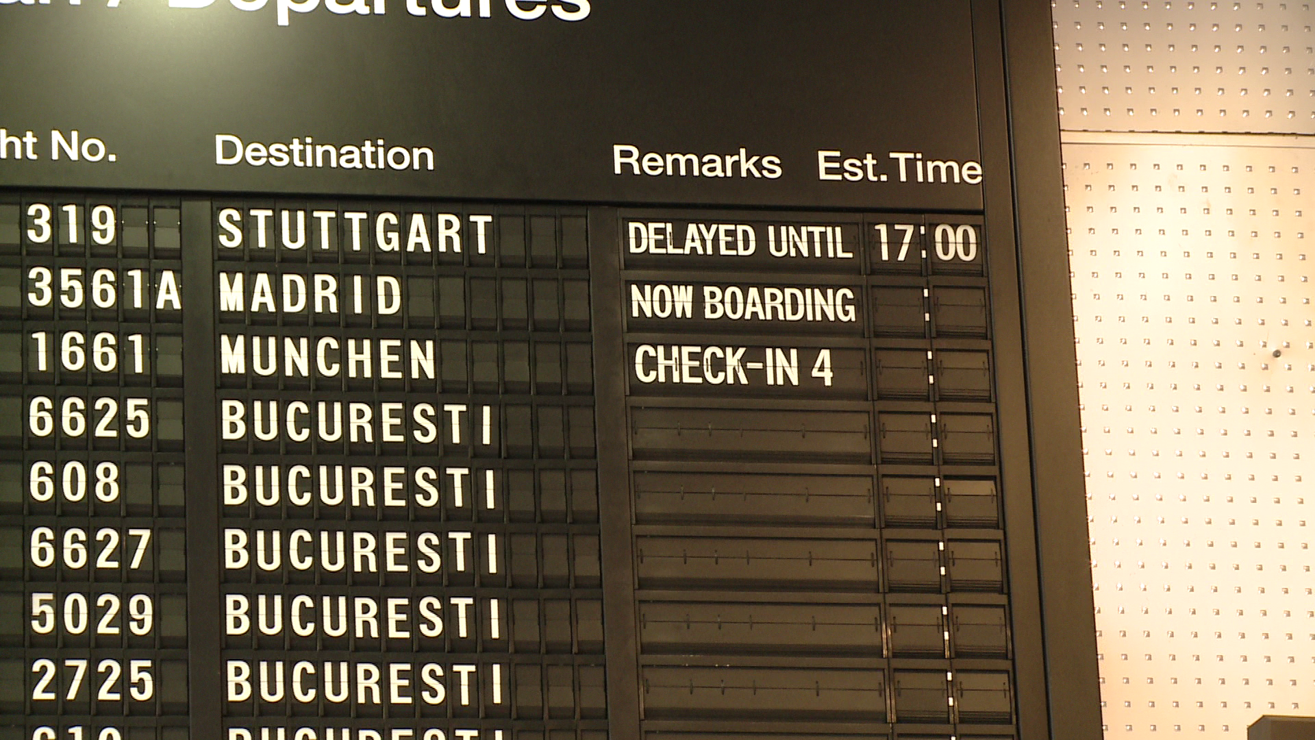 O cursa aeriana cu destinatia Stuttgart, proba a nervilor pentru zeci de pasageri. Ce s-a intamplat