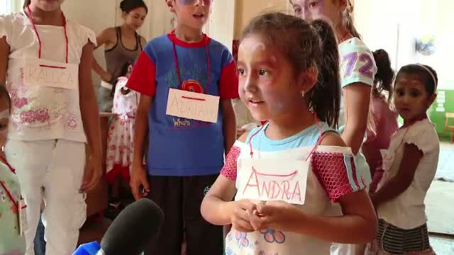 Asociatia OvidiuRo ii va invata pe 1500 de copii fara sansa sa salute sau sa se spele pe dinti