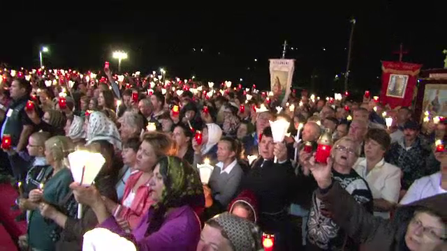 Adormirea Maicii Domnului. Premierul s-a impartit intre ortodocsi, la Putna si catolici, la Cacica