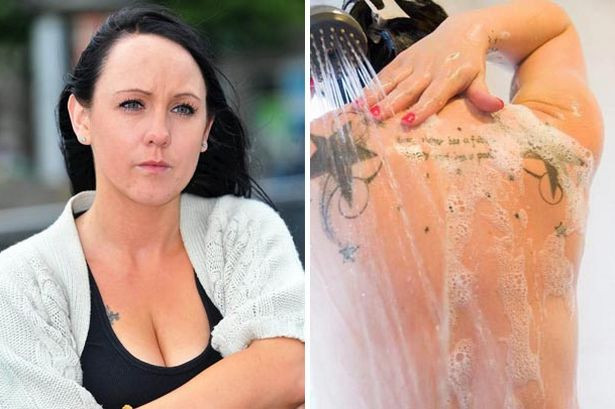 O tanara a fost concediata dupa ce un coleg a vazut fotografii topless cu ea. Explicatia sefilor