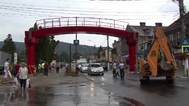 "Operatiunea pasarela" de pe DN1, un esec. Motivul pentru care soferii stau la cozi infernale