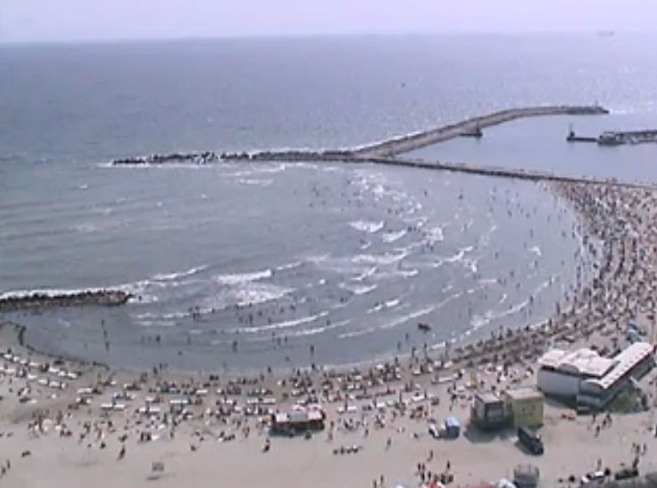 Vreme calduroasa pe litoral: apa marii are 26 de grade Celsius. Imagini LIVE de la Marea Neagra