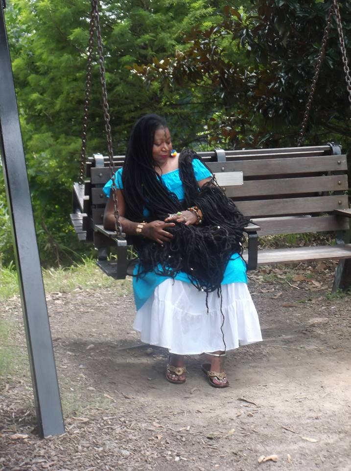 Detinatoarea recordului mondial pentru cele mai lungi codite impletite ar putea paraliza