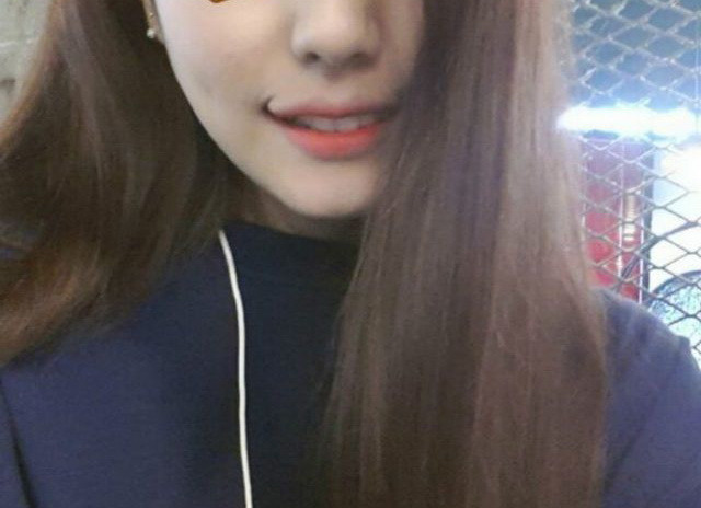 Femeia care iti da fiori din cauza unei operatii estetice. Cum arata inainte si dupa interventie