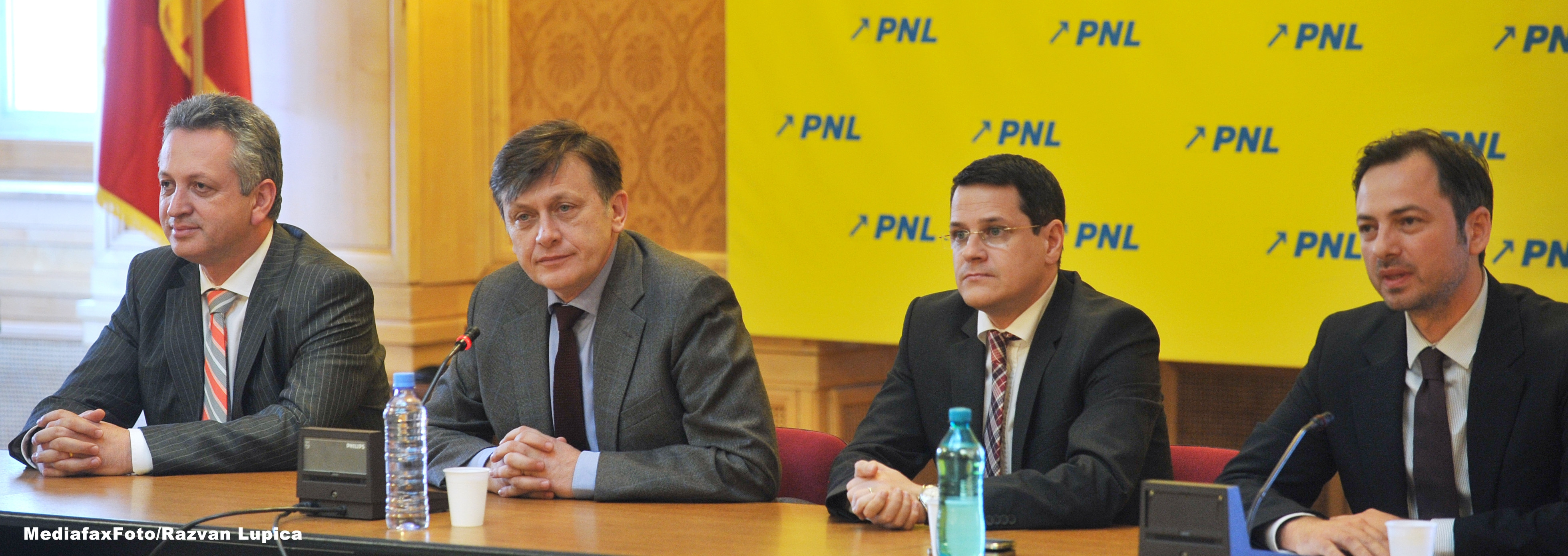 PNL: Modificarea Legii finantarii partidelor nu a fost convenita nici in USL, nici in conducerea PNL