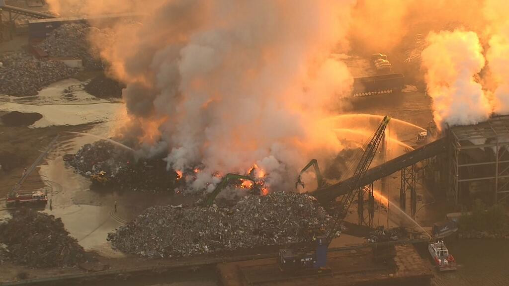 Sase persoane au fost ranite dupa ce o explozie a avut loc intr-o baza a Fortelor Navale din SUA