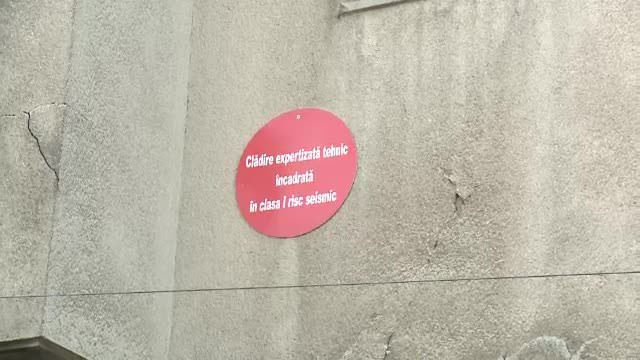 Bulinele rosii dispar cu zecile de pe cladiri. Cum reuseste statul sa reabiliteze doar un imobil/an