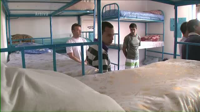 Castrarea chimica pentru pedofili si violatori. Legea initiata de 2 senatori, depusa in Parlament