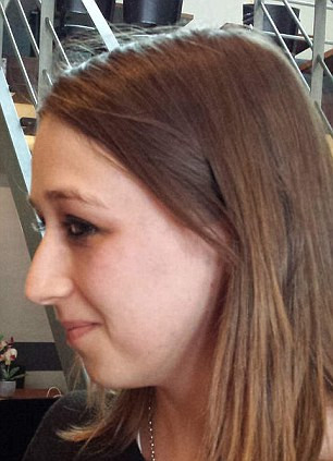 Cum arata tanara care si-a dorit o constelatie pe chip dupa ce a scapat de intregul tatuaj. FOTO