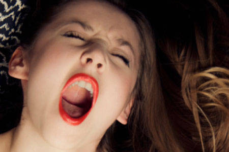 Oamenii de stiinta americani au creat un implant care te poate duce la orgasm prin apasarea unui buton