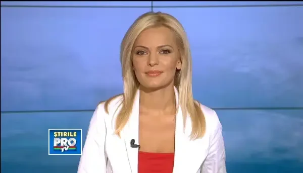 Nunti traditionale in Tara Oasului. Rochia de mireasa cantareste 30 de kg si costa mii de euro