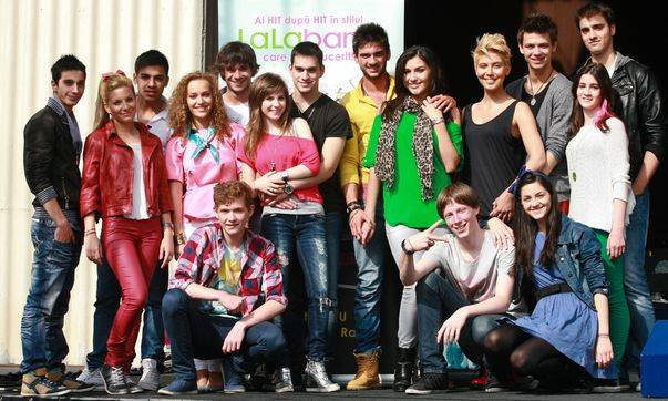 Un nou serial in care vedete vor fi membrii LaLa Band. Trupa va pleca si in al patrulea turneu