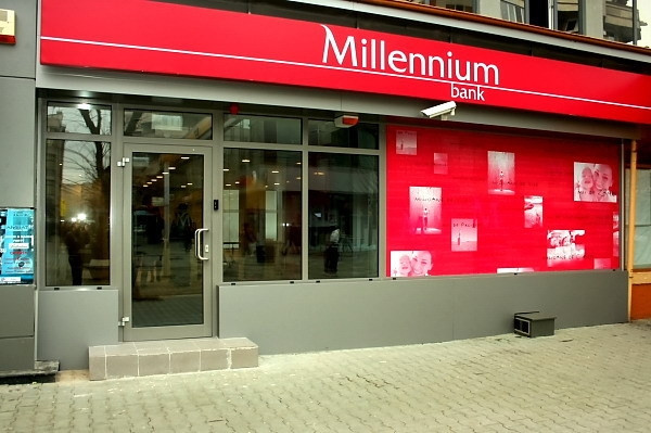 Banca portugheza Millennium BCP se va retrage din Romania