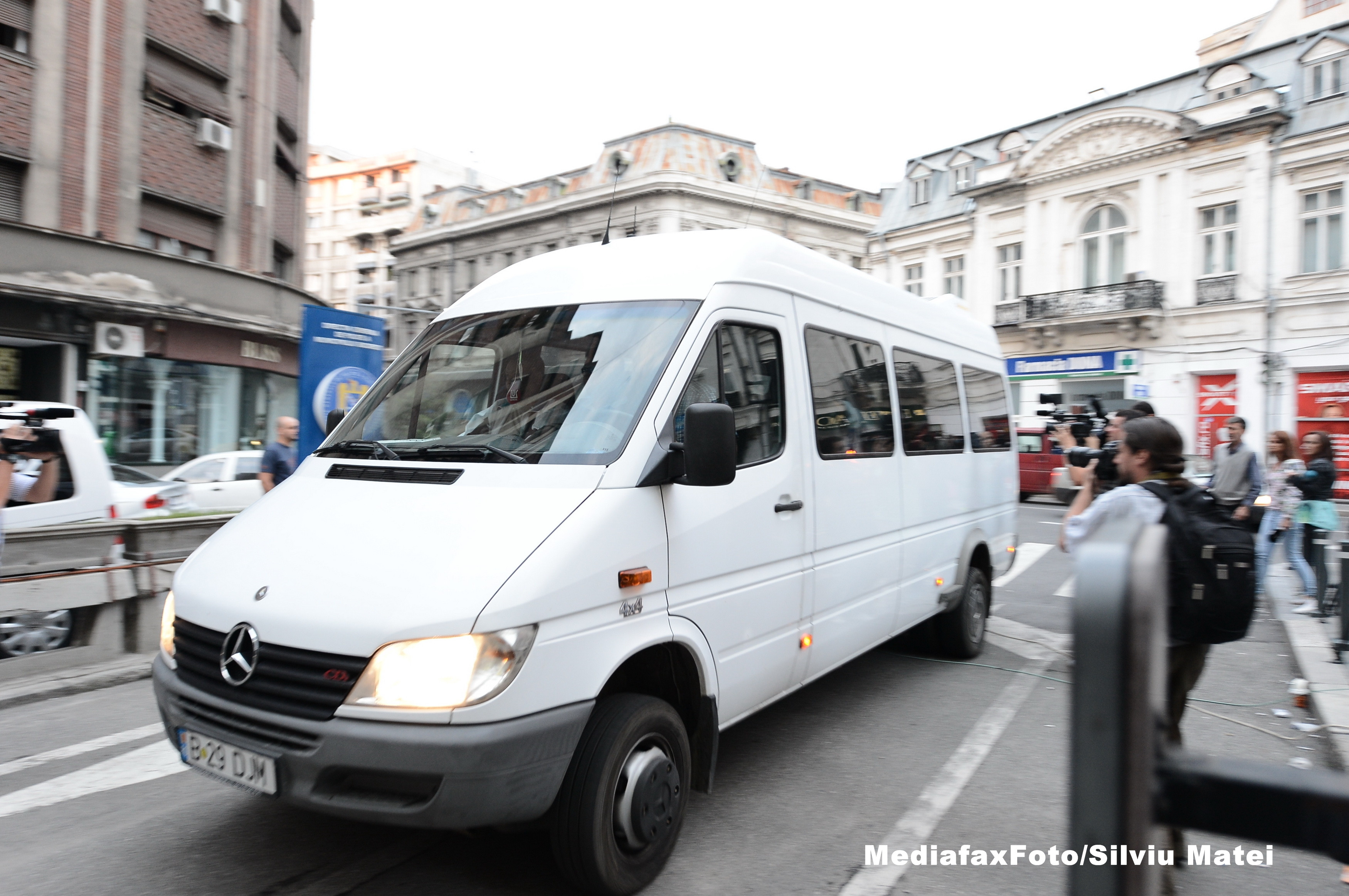 Stenograme, cazul APIA. Pana si Voinea au pus muzica, sa nu fie interceptati cand amenintau