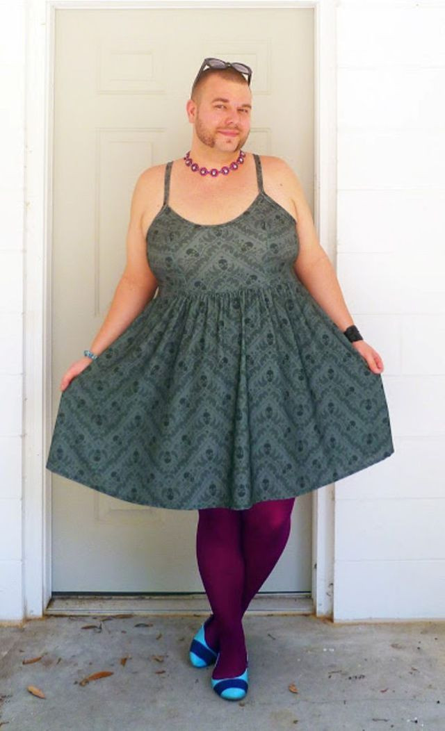 Milioane de oameni au ras cand l-au vazut. Ce este in neregula cu acest barbat. Galerie Foto