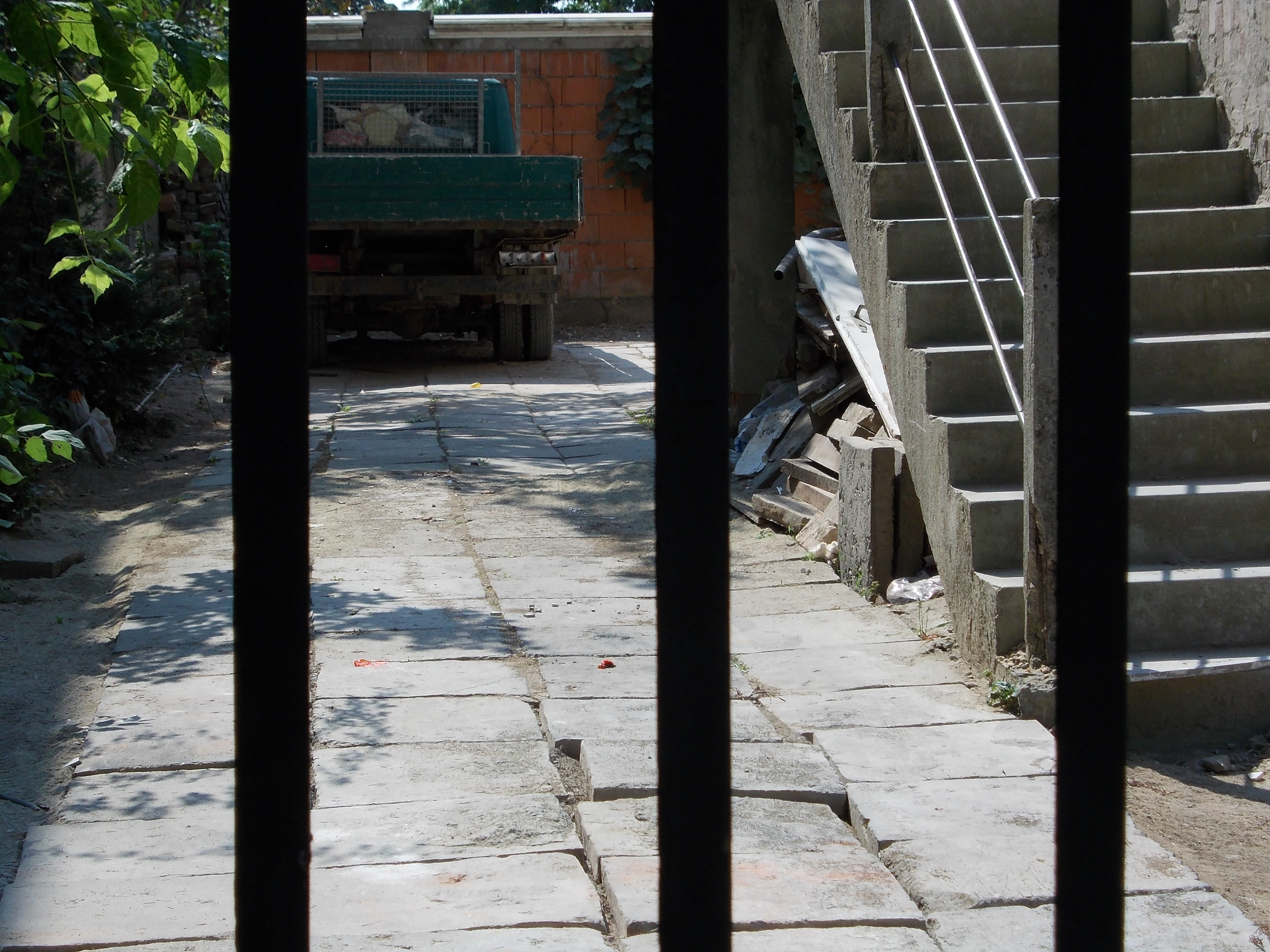 Clanul Carpaci are "surse" in primarie sau in politie. Rromii stiu cand urmeaza sa fie controlati