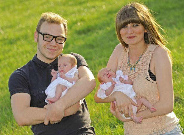 Secretul din spatele acestei imagini: povestea acestor tineri i-a impresionat pe britanici