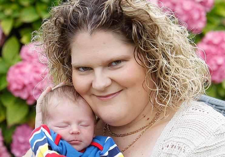 Primul bebelus din lume conceput in eprubeta a devenit mama pentru a doua oara