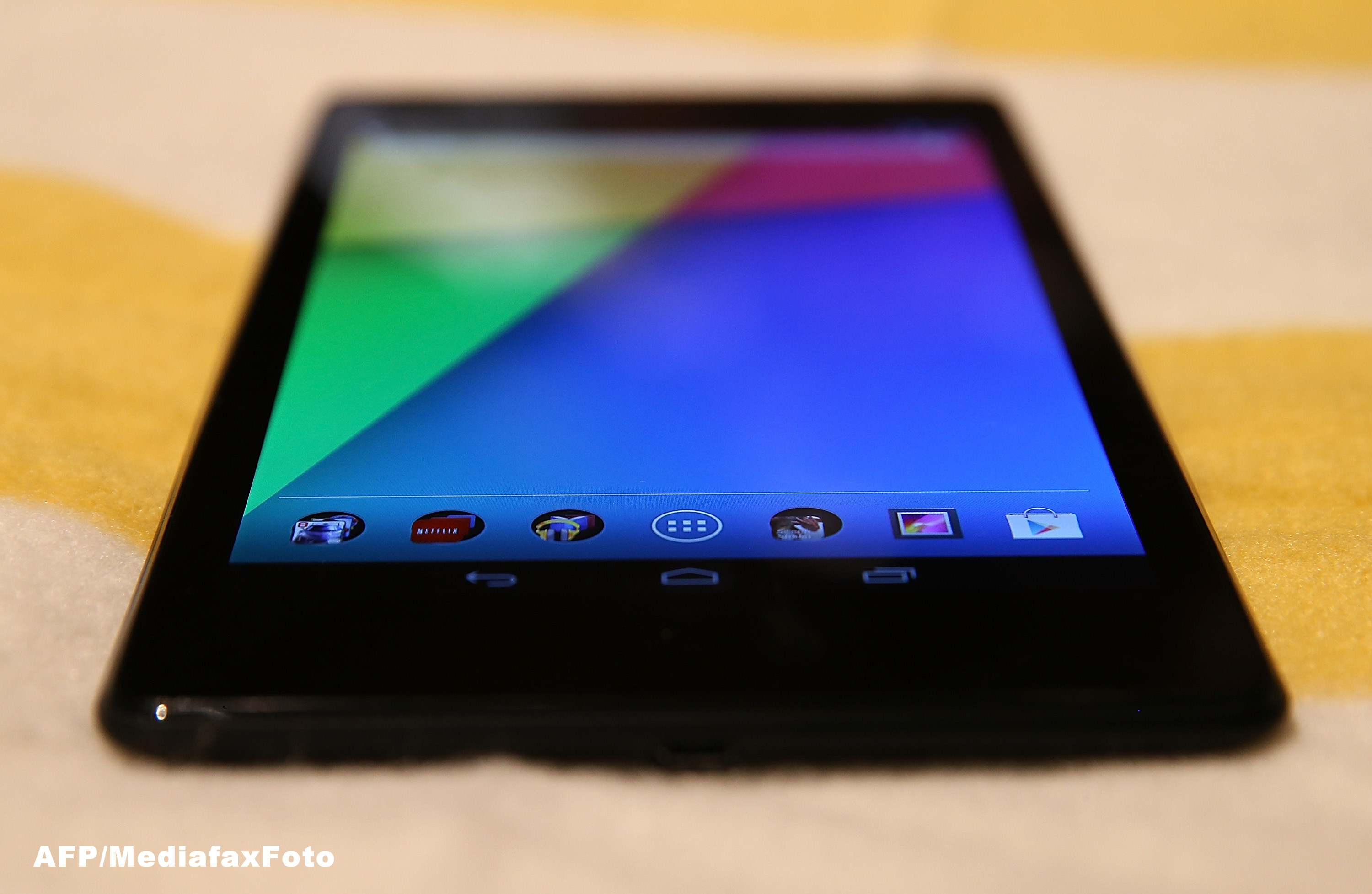Doua dintre cele mai bune produse ale momentului, in studio la iLikeIT: Nexus 7 si Huawei Ascend P6