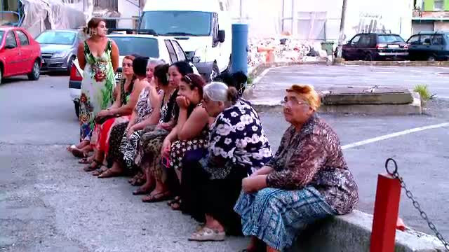 CAMERA DE SUPRAVEGHERE. Telenovela tiganeasca, incheiata in plina strada cu o bataie ca in filme