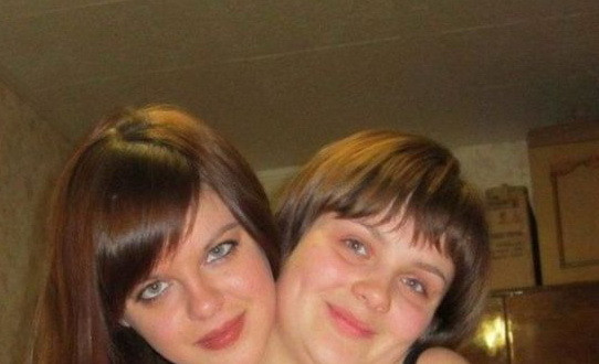 Poza cu care doua prietene au ORIPILAT internetul. Ce apare in continuarea imaginii