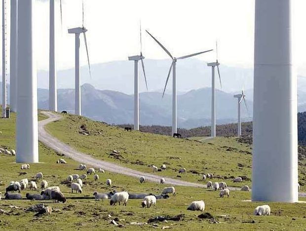 "Fantomele" de pe Semenic. Povestea primelor 4 turbine eoliene montate in Romania anilor ‘80